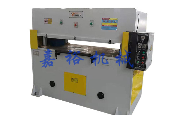 2精密四柱液壓下料機.jpg